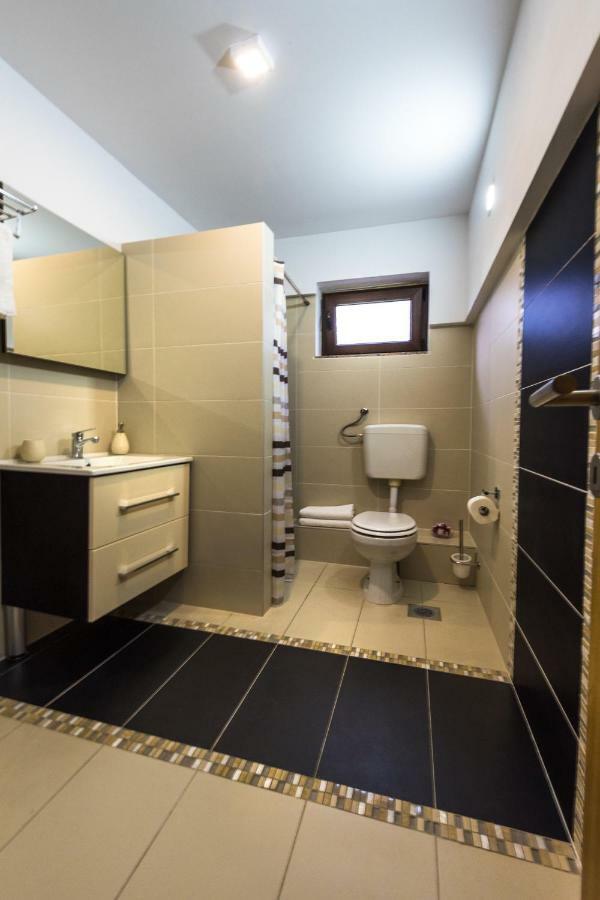 Guest House Vana كورينيتسا المظهر الخارجي الصورة